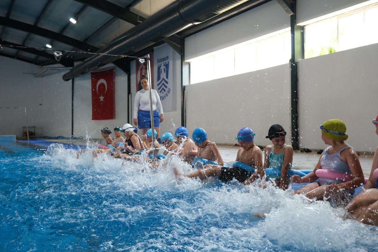 Bodrum'da Ücretsiz Yaz Yüzme Kurslarının İlk Etabı Başladı 3